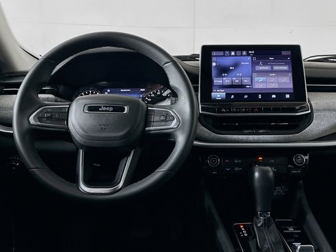 Used 2022 Jeep Compass Latitude image 18