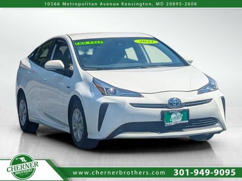 Used 2022 Toyota Prius LE FWD image 1