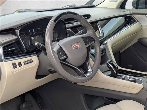 Used 2022 Cadillac XT6 Premium Luxury w/ Technology Package image 10