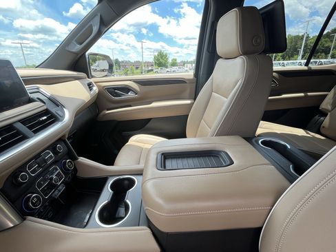 Used 2023 Chevrolet Tahoe Premier w/ Premium Package 2 AWD/4WD image 27