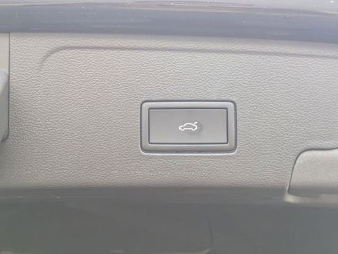 Used 2026 Volkswagen Atlas Cross Sport SE FWD image 14