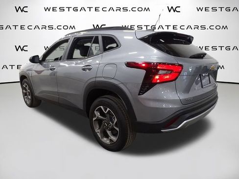 Used 2024 Chevrolet Trax LT image 5