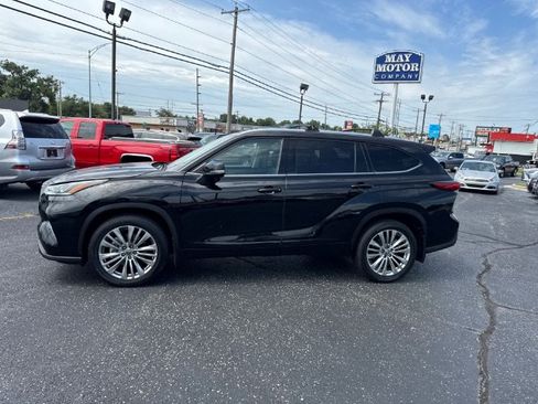 Used 2022 Toyota Highlander Limited AWD/4WD image 2