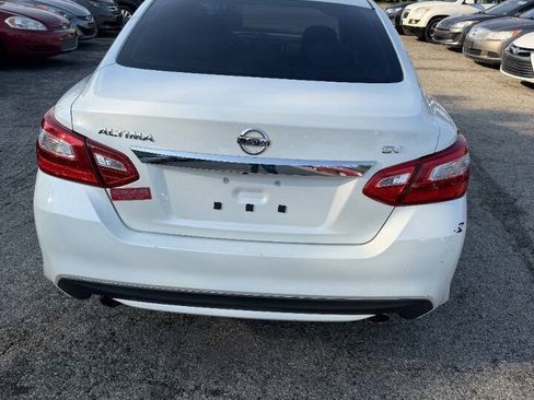 Used 2017 Nissan Altima 2.5 SV FWD image 3