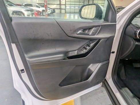 Used 2025 Chevrolet Equinox LT image 11