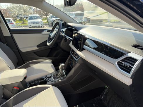 New 2026 Volkswagen Taos SE AWD/4WD image 25