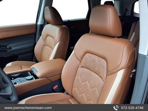 New 2026 Nissan Pathfinder Platinum AWD/4WD image 22
