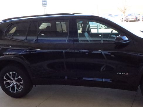 New 2026 GMC Acadia AT4 w/ Luxury Package AWD/4WD image 8