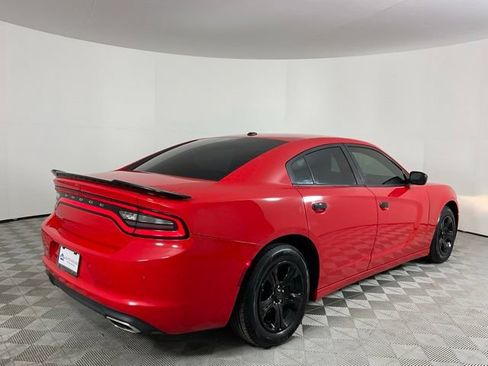 Used 2022 Dodge Charger SXT RWD image 3