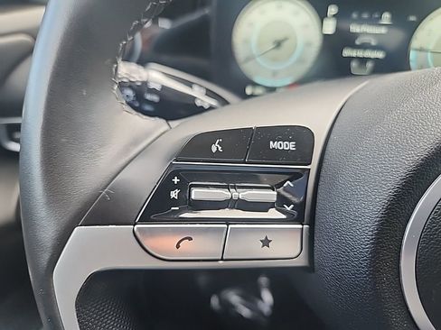 Used 2024 Hyundai Elantra Limited image 20