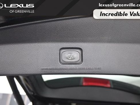 Used 2017 Ford Explorer XLT w/ Equipment Group 202A FWD image 17