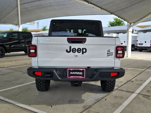 New 2025 Jeep Gladiator Willys image 8