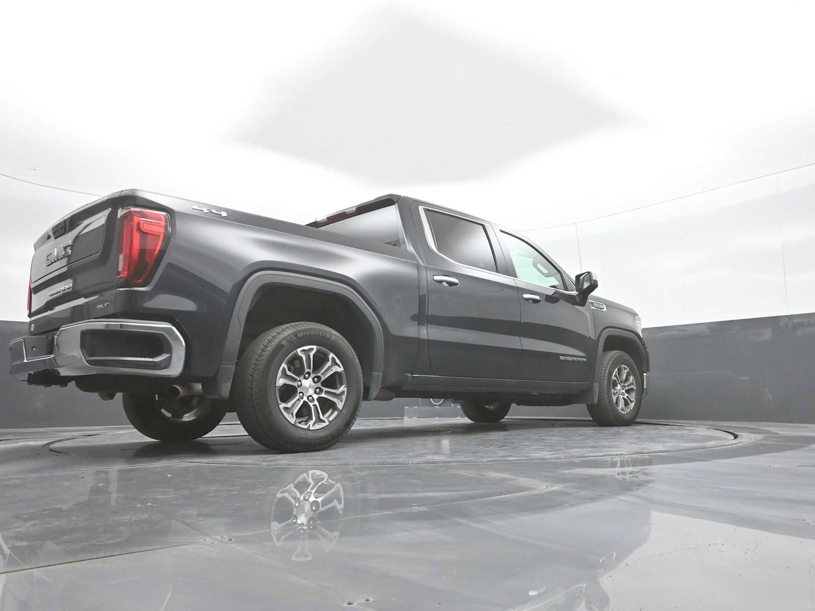 Used 2026 GMC Sierra 1500 SLT AWD/4WD image 46