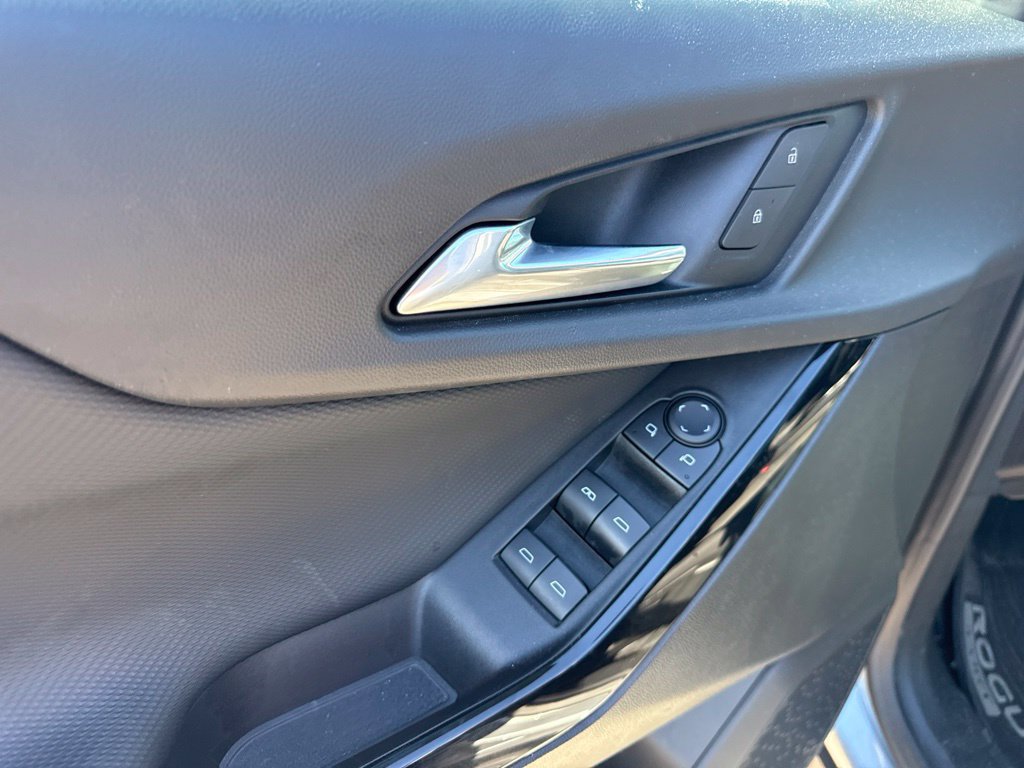 Used 2025 Chevrolet Equinox LT w/ Midnight Edition FWD image 34