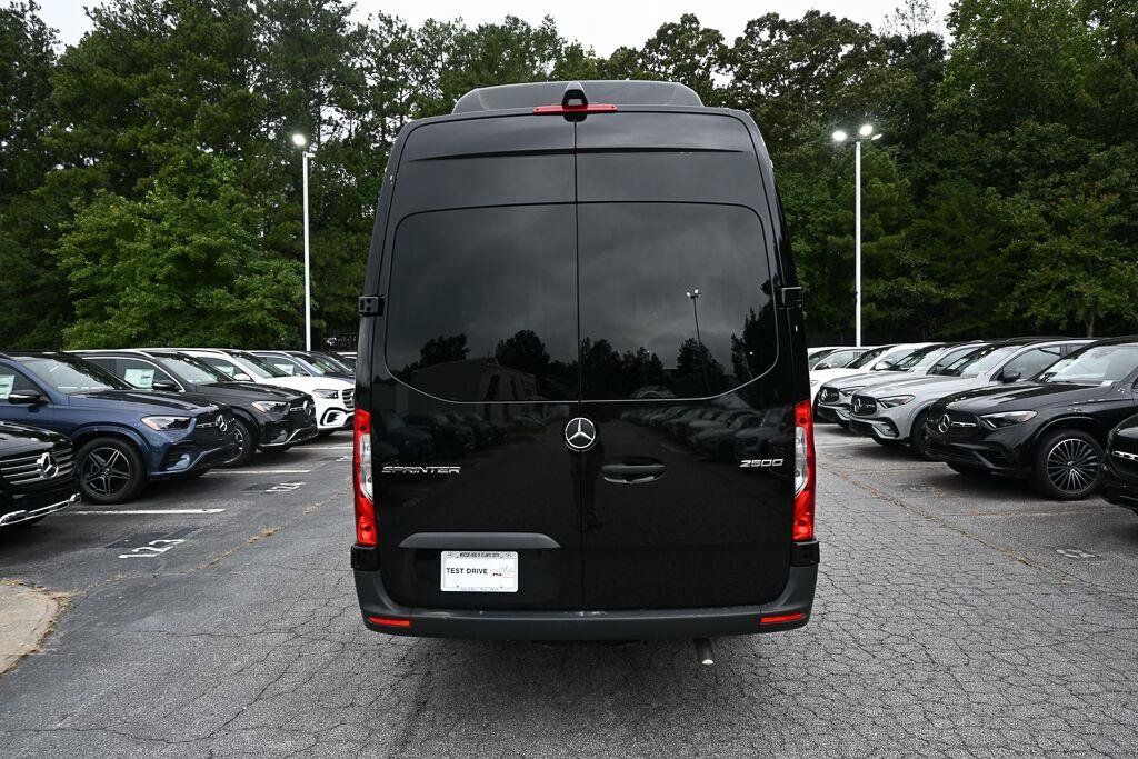 Used 2025 Mercedes-Benz Sprinter 2500 image 23
