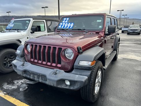 Used 2022 Jeep Wrangler Unlimited Sport image 3