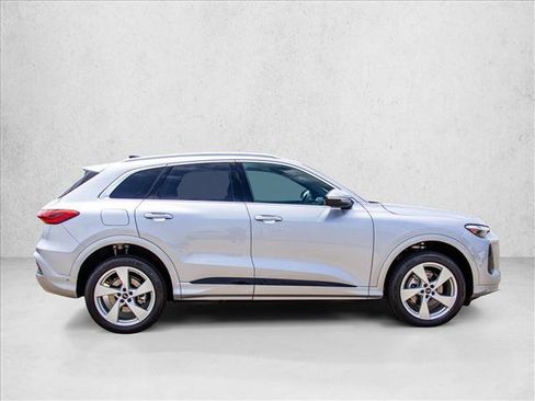 New 2026 Audi Q5 Premium Plus AWD/4WD image 4