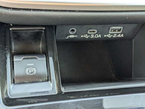 Used 2023 Subaru Outback Limited AWD/4WD image 25