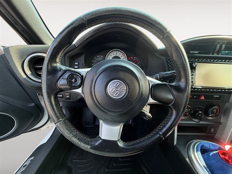 Used 2017 Toyota 86 RWD image 13
