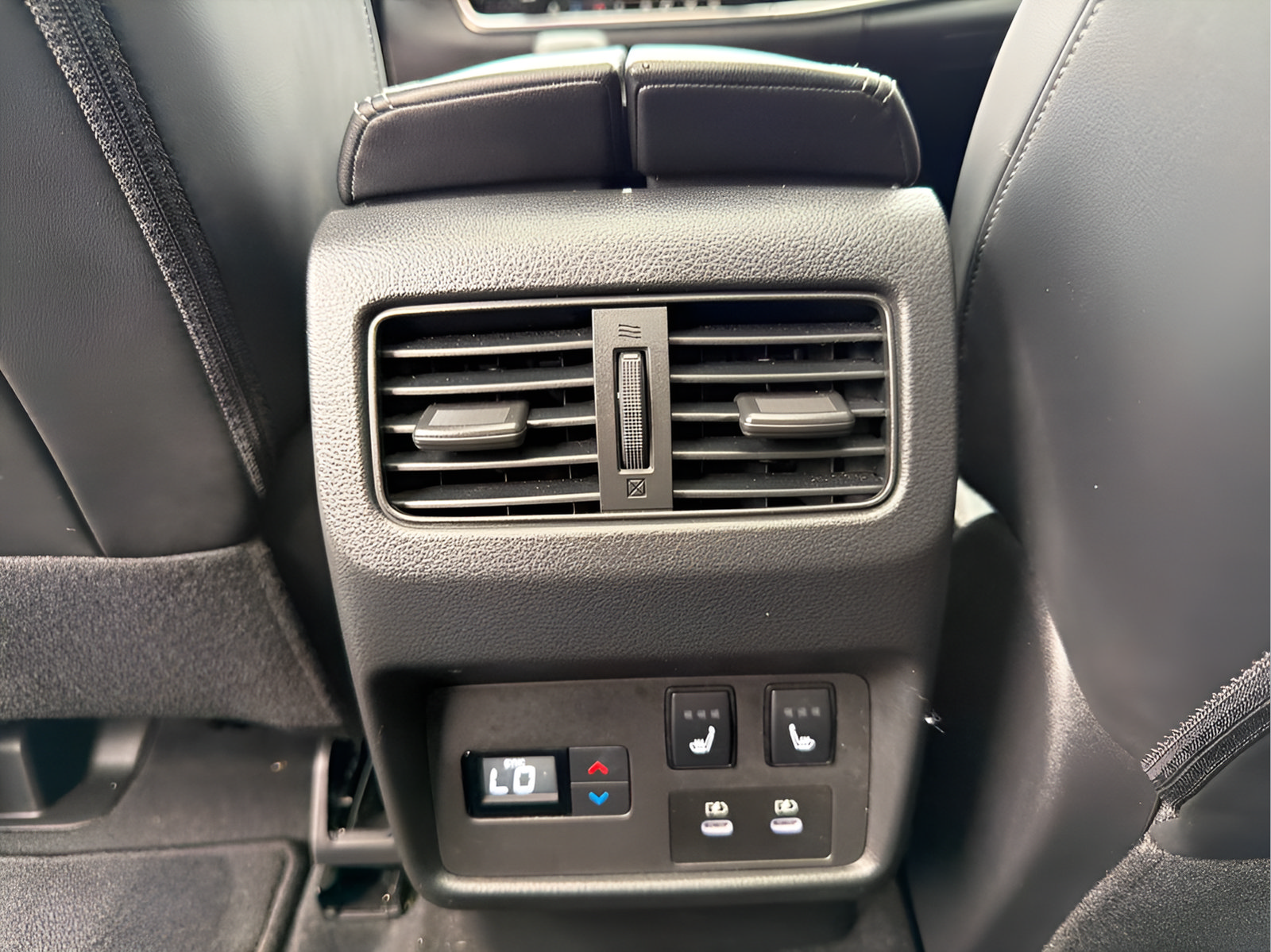 Certified 2024 Nissan Rogue Platinum w/ Platinum Premium Package FWD image 24
