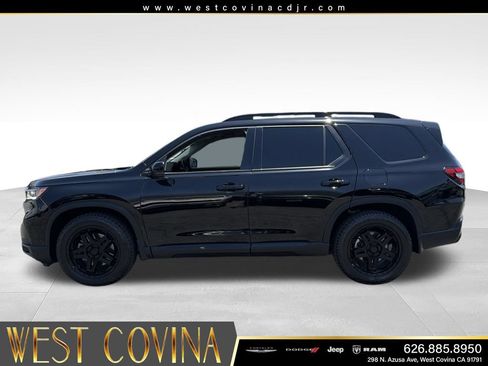 Used 2023 Honda Pilot Touring image 6