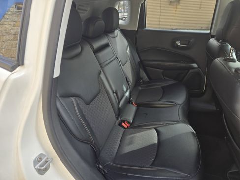 Used 2019 Jeep Compass Latitude image 11