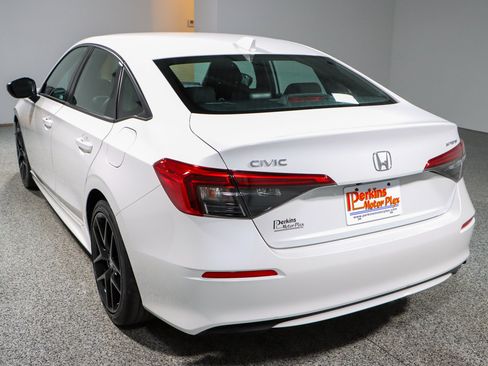 Used 2023 Honda Civic Sport image 9