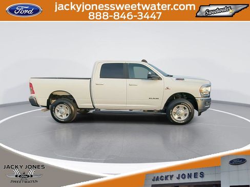 Used 2022 RAM 2500 Big Horn w/ Cold Weather Group image 9