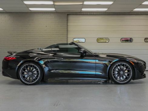 Used 2024 Mercedes-Benz SL 43 AMG image 3