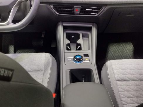 New 2026 Volkswagen Tiguan S image 33