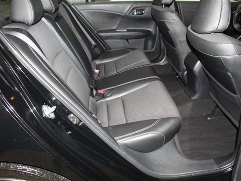 Used 2017 Honda Accord Sport image 19