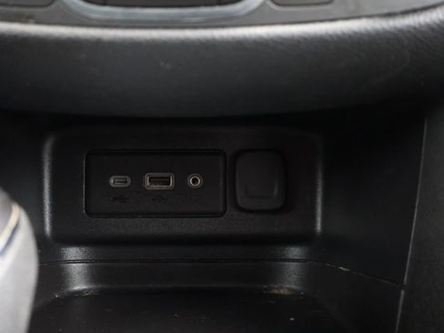 Certified 2019 Chevrolet Equinox LT FWD image 22