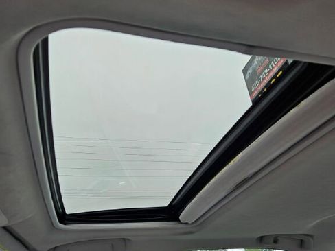 Used 2013 Toyota Camry XLE w/ Leather Pkg FWD image 18