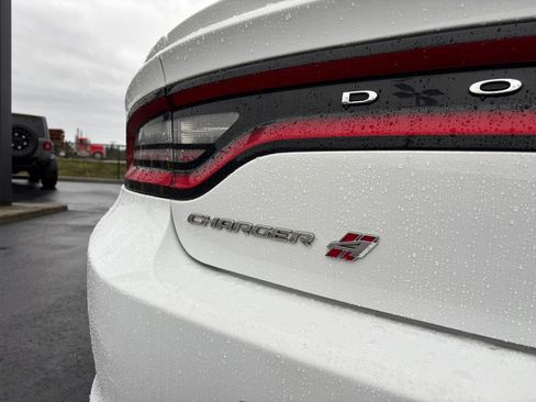 Used 2018 Dodge Charger GT image 32