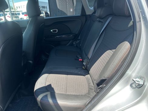 Used 2017 Kia Soul ! w/ Tech Package FWD image 10