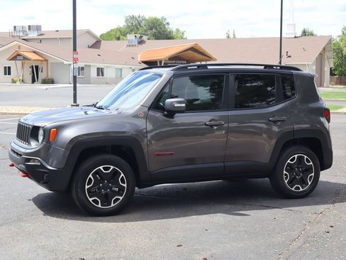 Used 2017 Jeep Renegade Trailhawk AWD/4WD image 10
