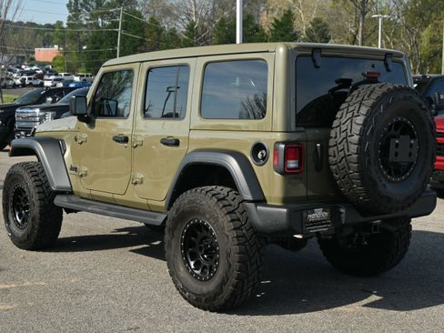 Used 2025 Jeep Wrangler Sport S image 12