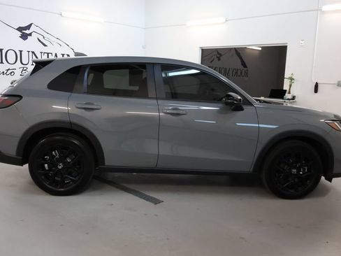 Used 2025 Honda HR-V Sport image 8