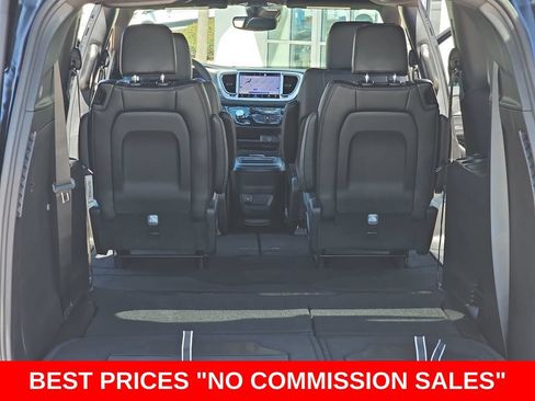 New 2027 Chrysler Pacifica Select FWD image 13