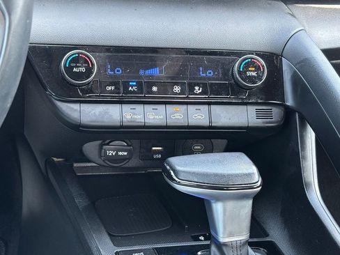 Used 2025 Hyundai Elantra Sport FWD image 19