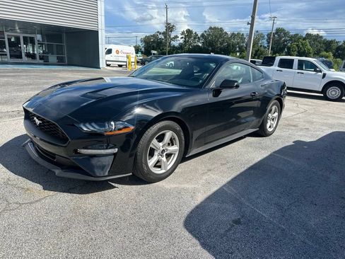 Used 2019 Ford Mustang Coupe RWD image 5