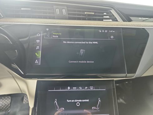 Used 2024 Audi Q8 e-tron Premium Plus AWD/4WD image 15
