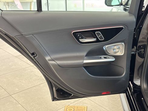 Used 2024 Mercedes-Benz C 300 Sedan image 4