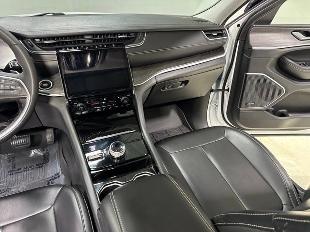 Used 2023 Jeep Grand Cherokee L Limited w/ Black Appearance Package AWD/4WD image 26