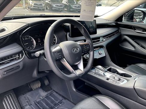 Certified 2025 INFINITI QX60 Pure image 18