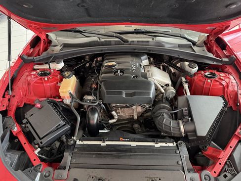 Used 2016 Chevrolet Camaro LT RWD image 29
