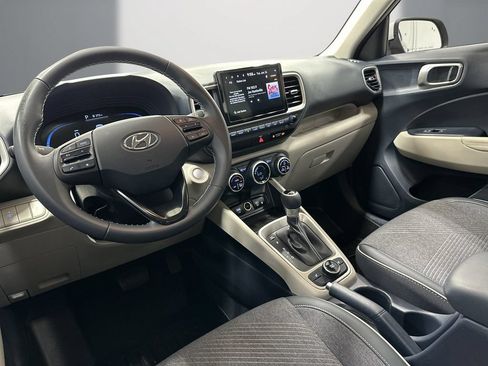 Certified 2024 Hyundai Venue Limited FWD image 14