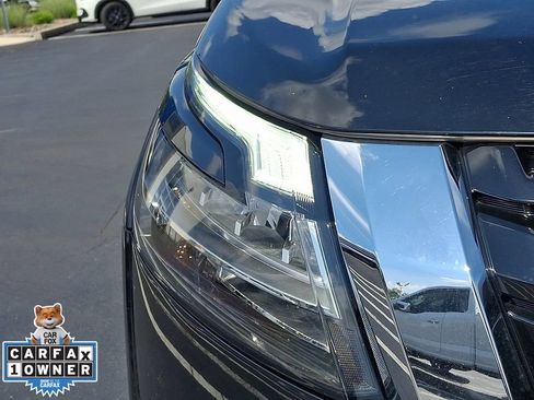 Used 2023 Nissan Pathfinder Platinum AWD/4WD image 11