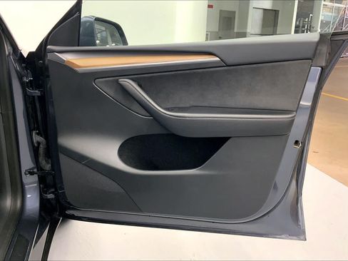 Used 2023 Tesla Model Y Long Range AWD/4WD image 9