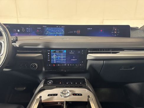 New 2025 Lincoln Navigator L Reserve w/ Jet Appearance Package AWD/4WD image 38